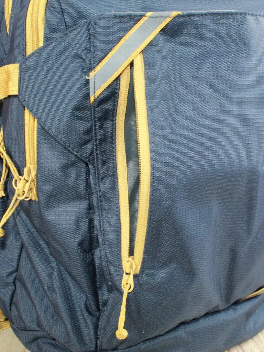 READ–LL Bean Unisex Adult Comfort Carry Portable Locker Pack 42L Backpack Hiking
